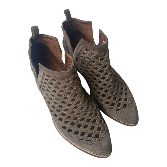 Jeffrey Campbell Women’s Taggart Tan Suede Open Weave Pull On  Ankle Boots - Picture 7 of 8